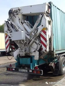公路運輸?shù)牧眍愔?集裝箱自裝卸式運輸車在普通貨物道路運輸中的應(yīng)用